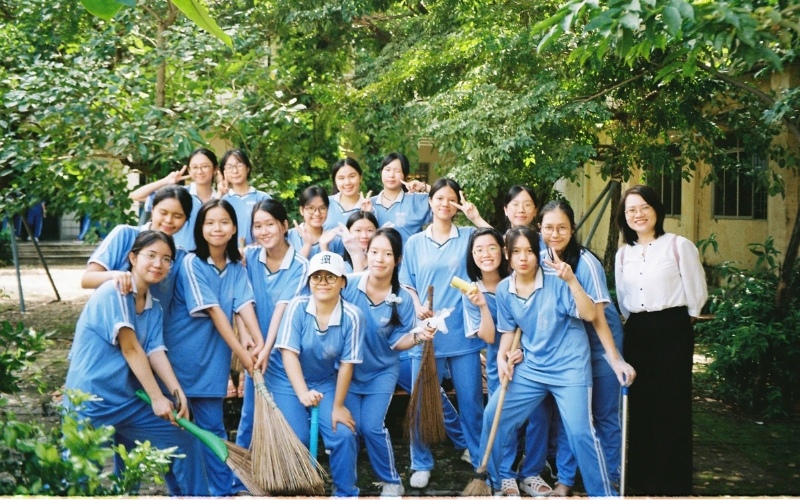 Đồng phục thể dục trường Lê Quý Đôn có thiết kế năng động và thoải mái