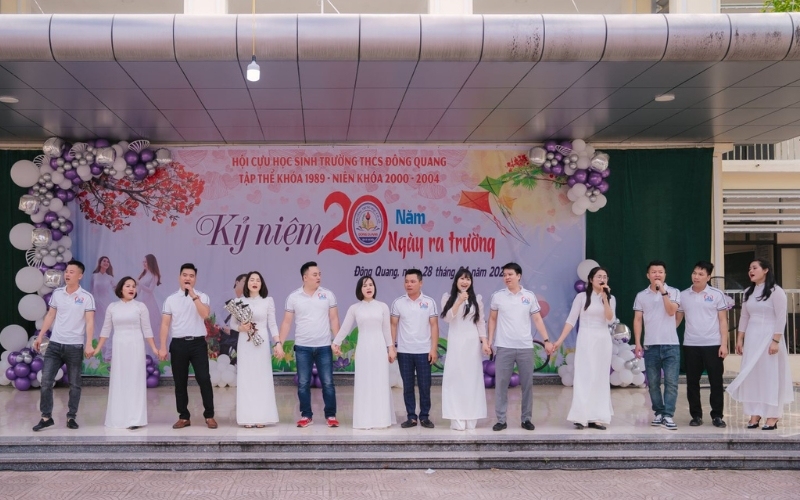 Hoạt động giao lưu văn nghệ tự do sẽ làm cho chương trình họp lớp 20 năm ra trường thêm sôi động