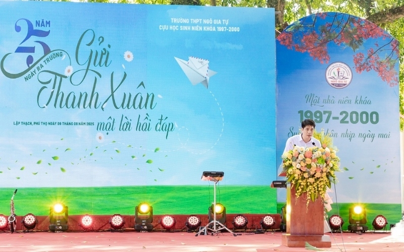 Lời dẫn trong ngày kỷ niệm 25 năm ngày ra trường giúp gợi lại những ký ức tuổi học trò