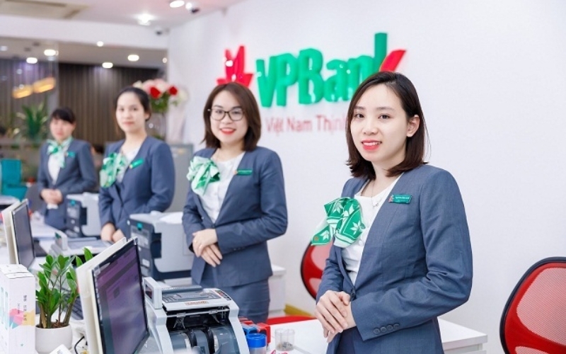 Áo blazer là mẫu áo đồng phục công ty mang lại vẻ ngoài sang trọng