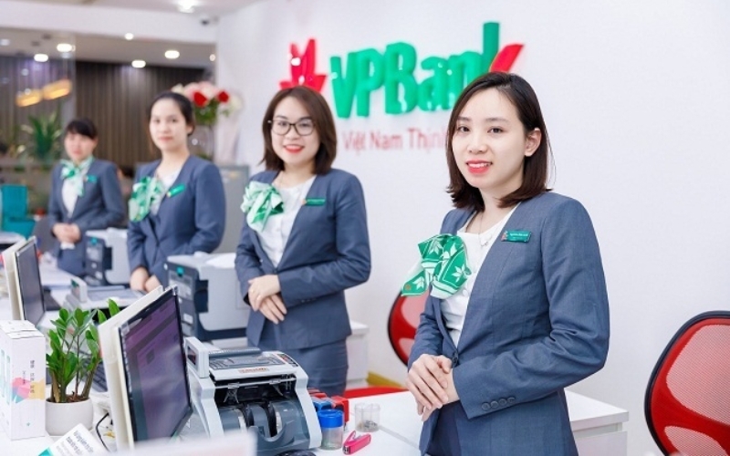 Áo blazer công sở là mẫu áo đồng phục công ty đẹp, sang trọng