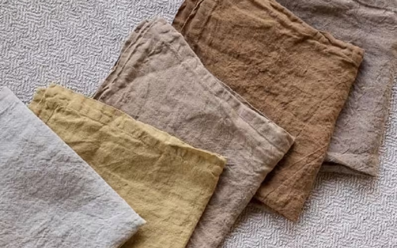 Vải chất liệu linen thường có màu sắc mộc mạc và nhã nhặn