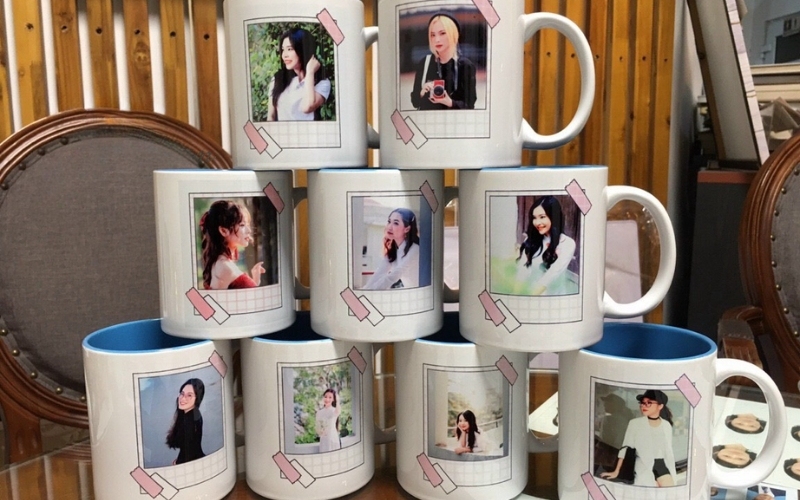 Tặng quà Giáng sinh gì cho ấn tượng? Câu trả lời là cốc sứ in hình cá nhân